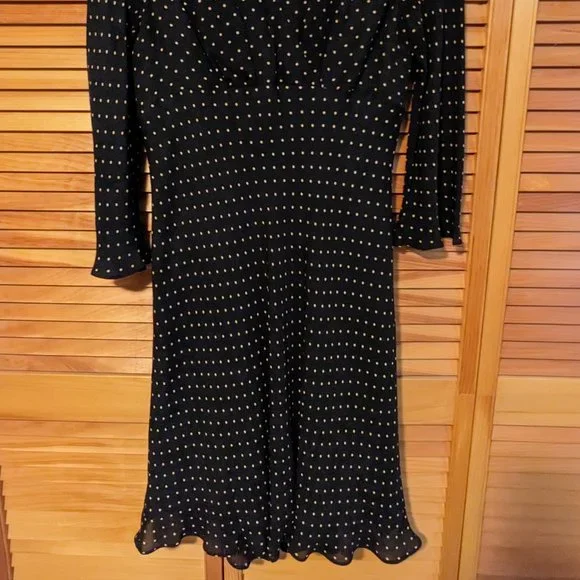 Robe - Picture 2 of 5